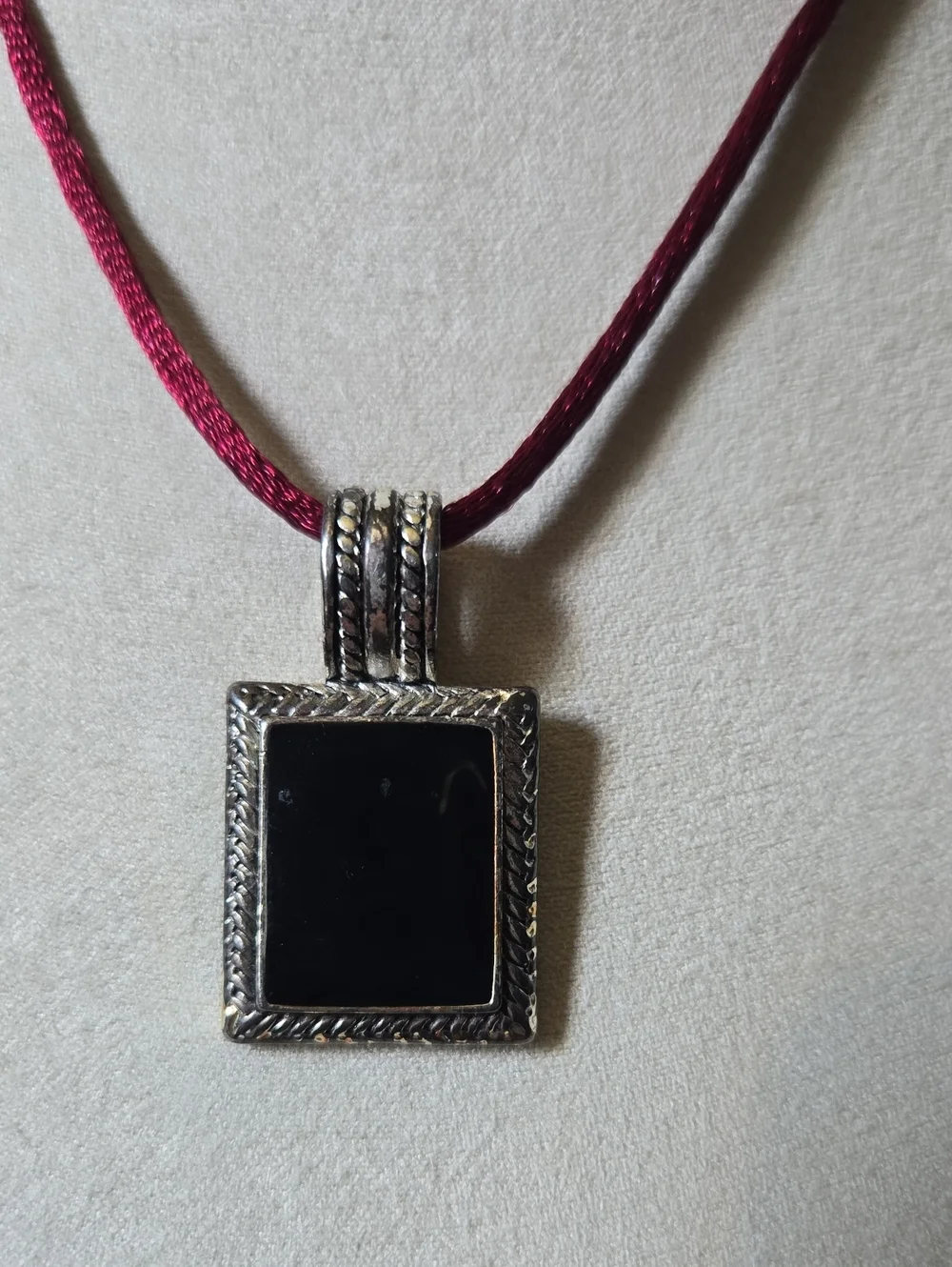 Vintage Silver Tone Black Stone Pendant Necklace on Burgundy Silk Cord💫